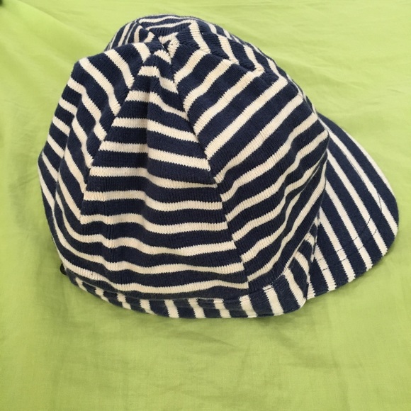 Woman’s stripes cap - Picture 2 of 4